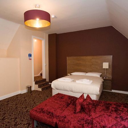 The Three Tuns Hotel Wetherspoon Thirsk Εξωτερικό φωτογραφία