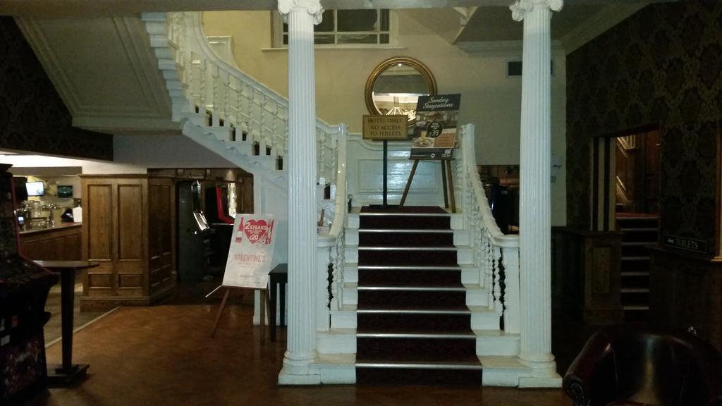 The Three Tuns Hotel Wetherspoon Thirsk Εξωτερικό φωτογραφία